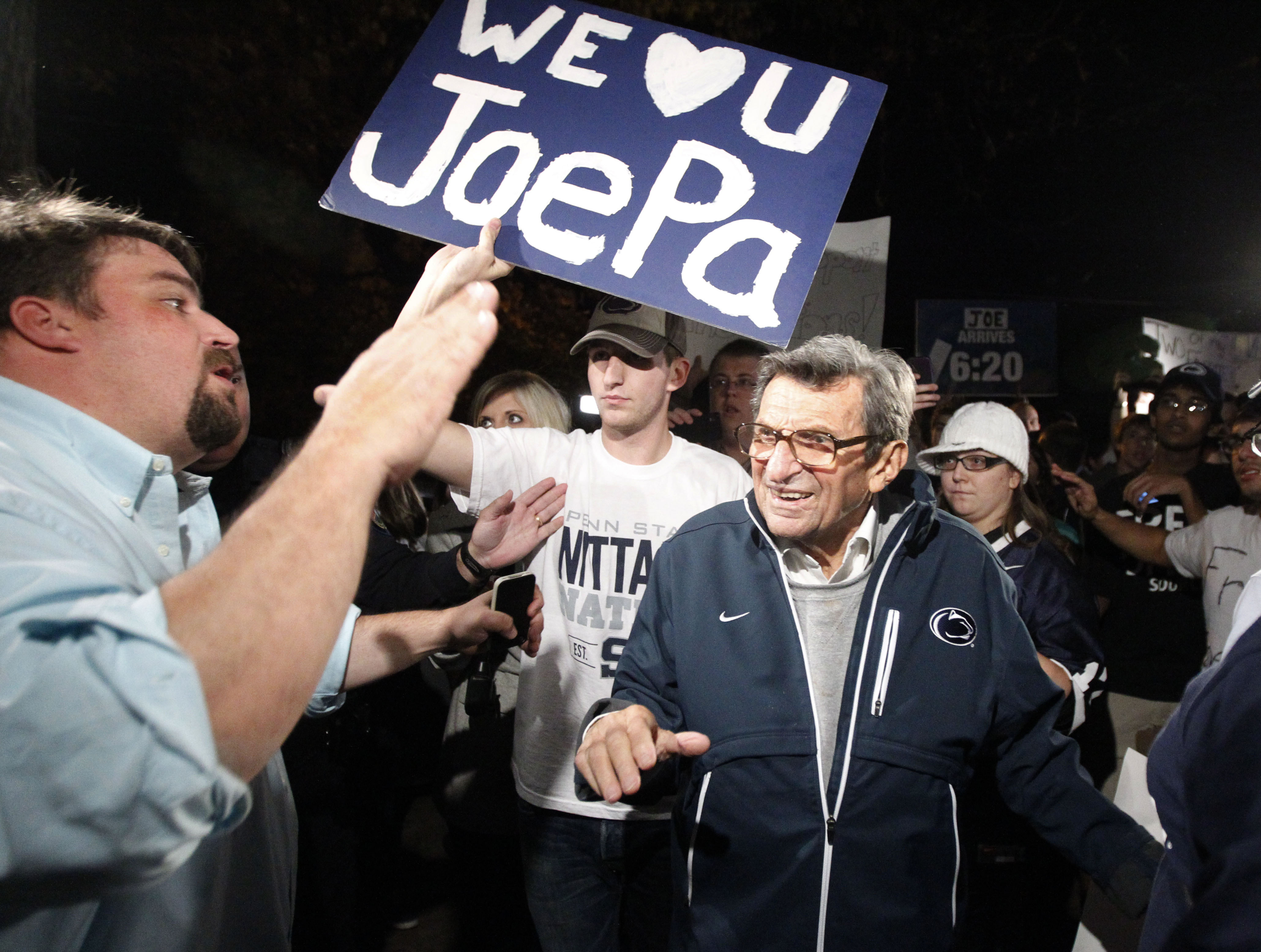 A student newspaper infuriates defenders of the shamed Joe Paterno - Poynter