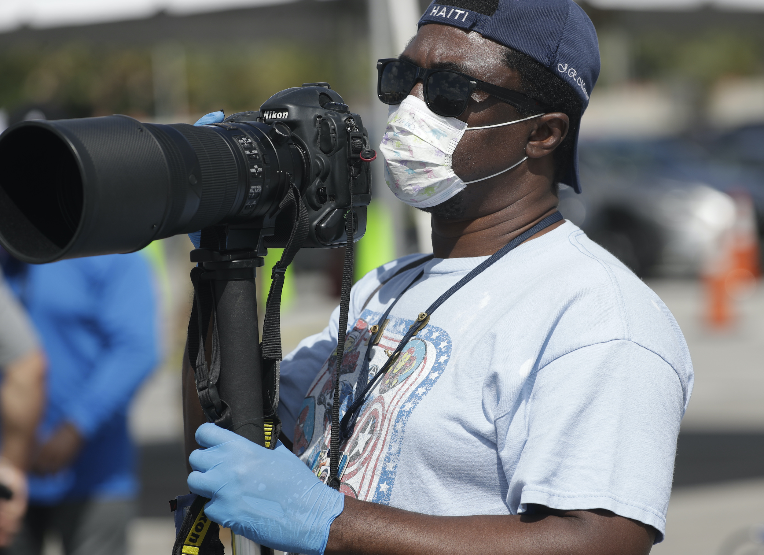 In A Pandemic Many Photojournalists Face An Impossible Choice Stay Safe Or Get Out There To Pay The Bills Poynter
