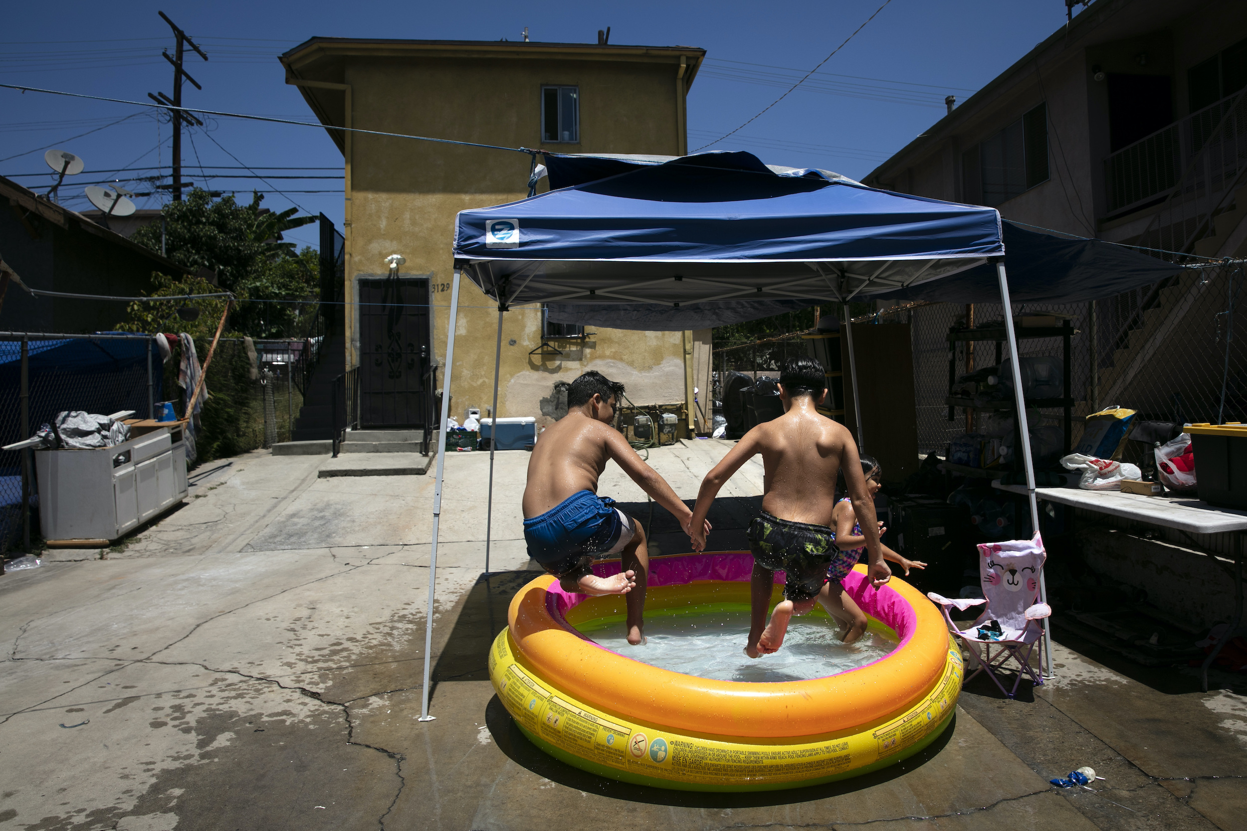 How inflatable pools contribute to community health and well-being