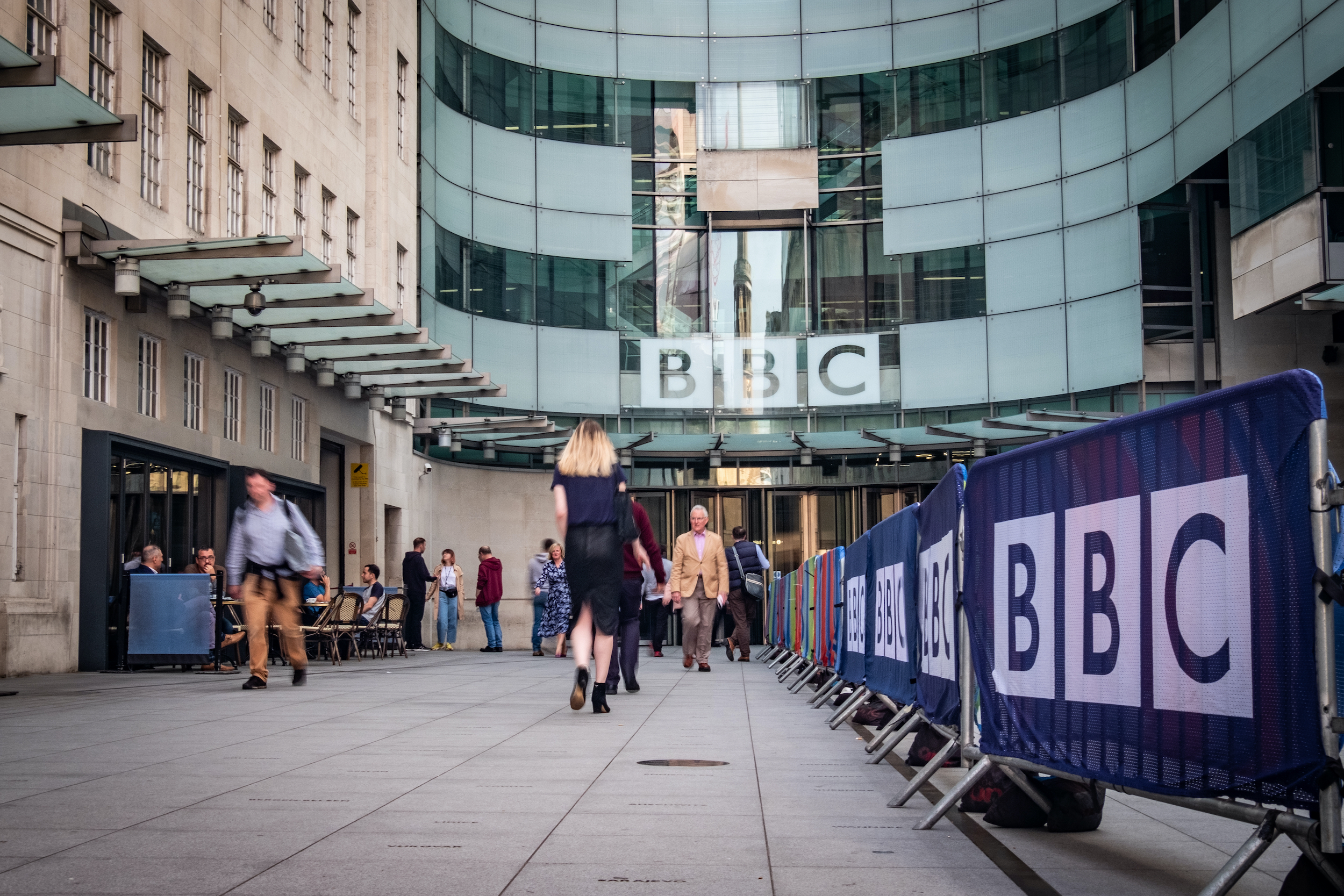 Oxford Street to be pedestrianised by 2020 - BBC News