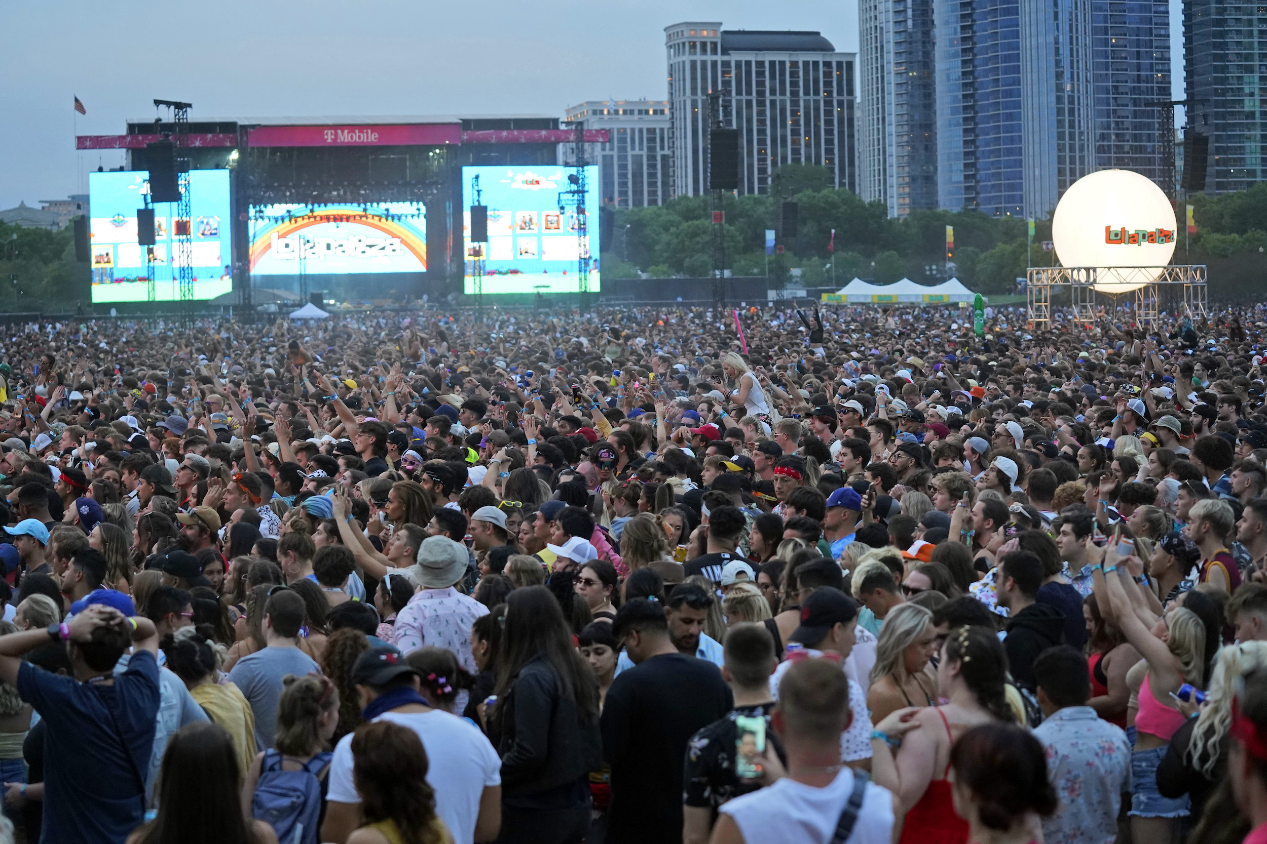 Unvaccinated People Who Went To Lolla Should Get Tested For COVID — But So  Should Anyone Who Thinks They're Sick, Chicago's Doc Says