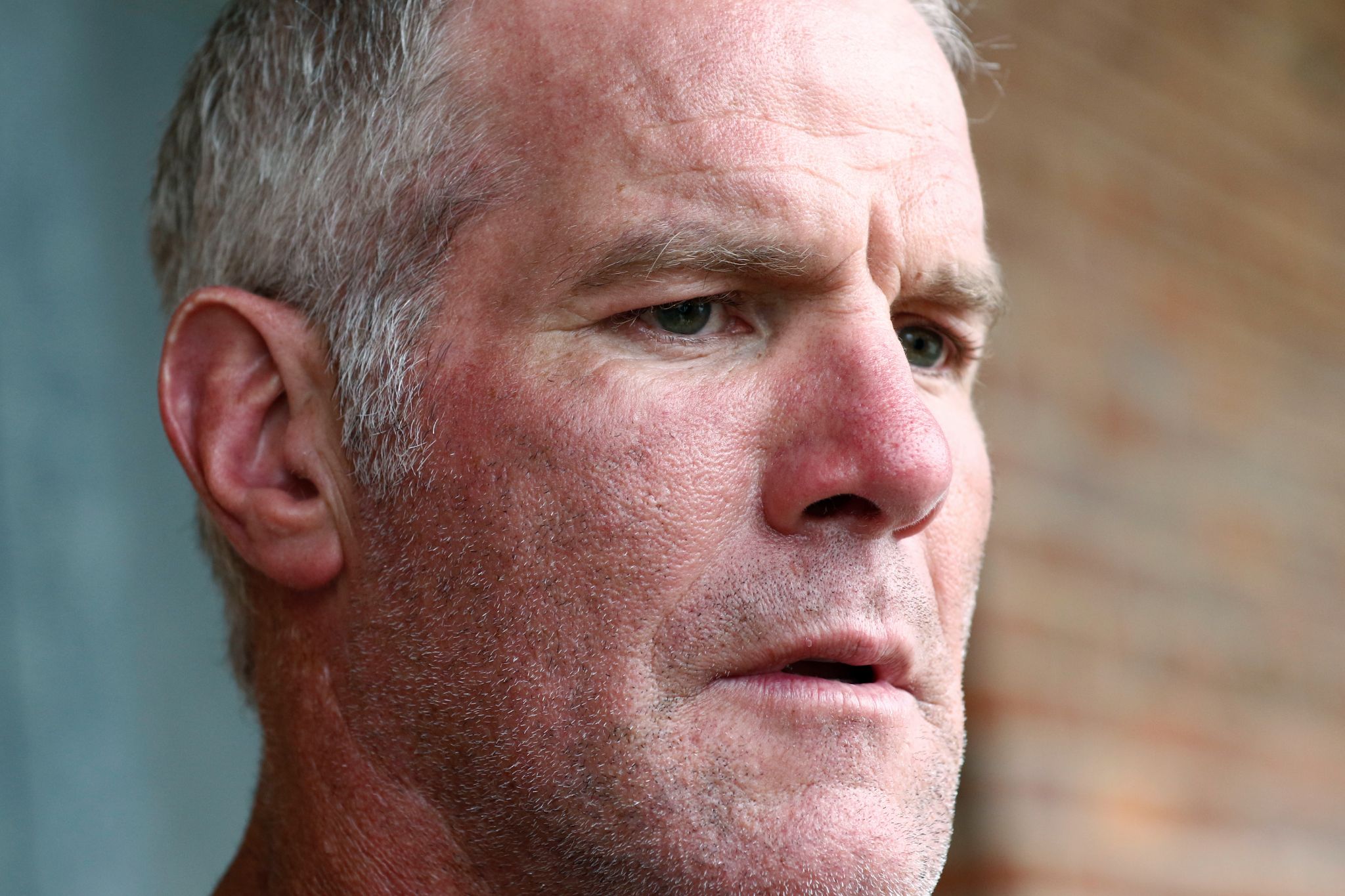 NFL World Reacts To Wednesday's Brett Favre News - The Spun