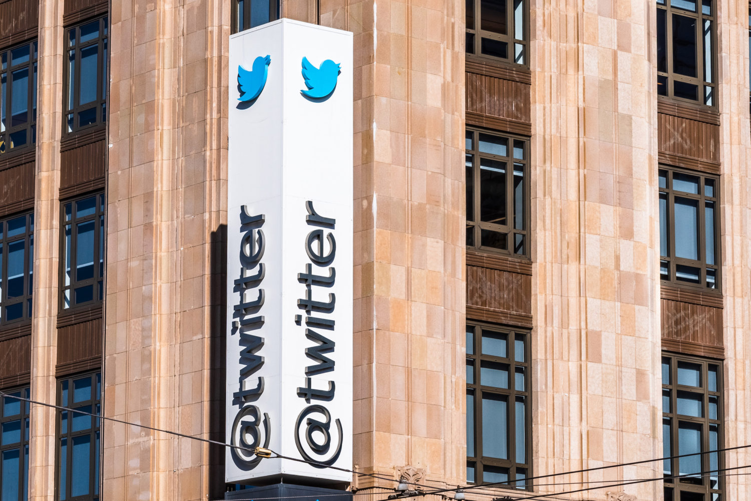 All Twitter users in the US will start to see crowdsourced fact