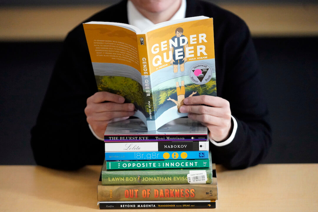 Utah Teacher Porn - The NEA didn't recommend the 'Gender Queer' book for elementary schools.  They recommended it for educators - Poynter